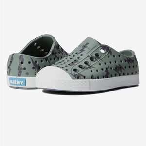 Native Jefferson green lightning bolt shoes 12